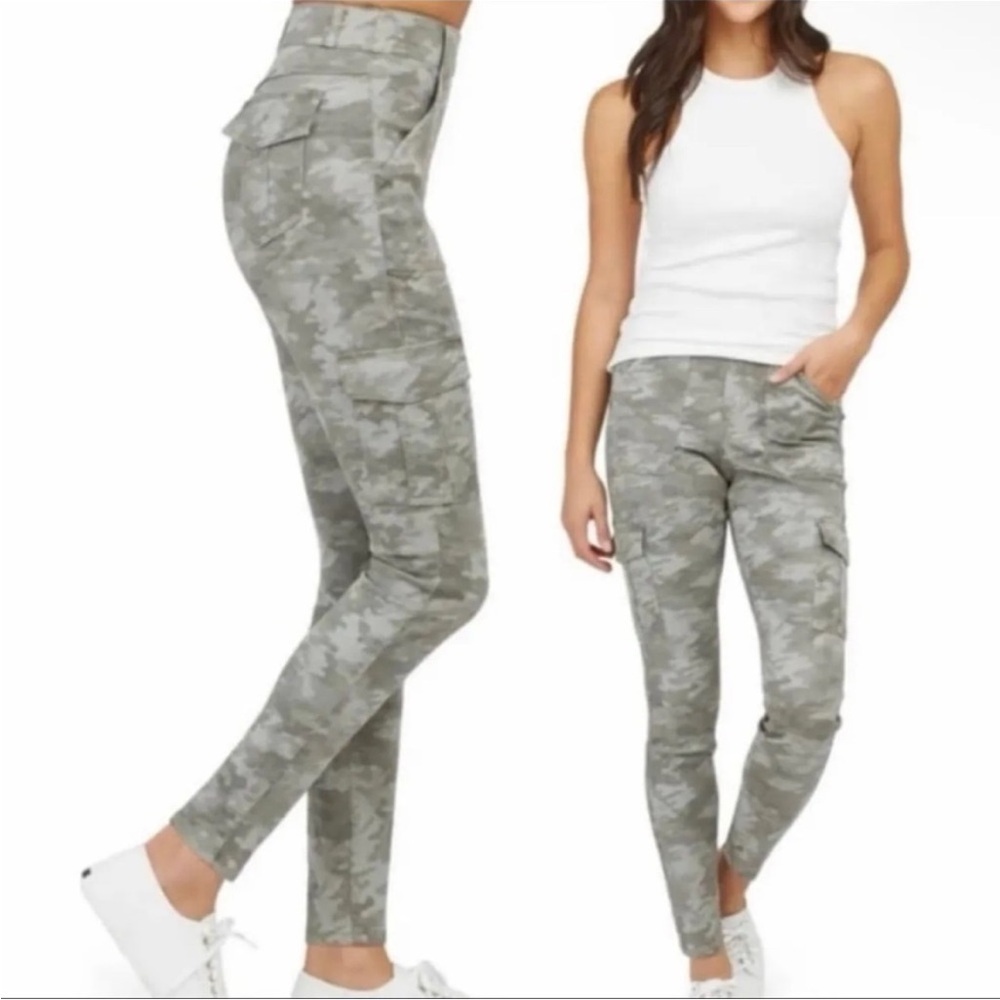 Spanx Stretch Twill Ankle Cargo Pants size XS